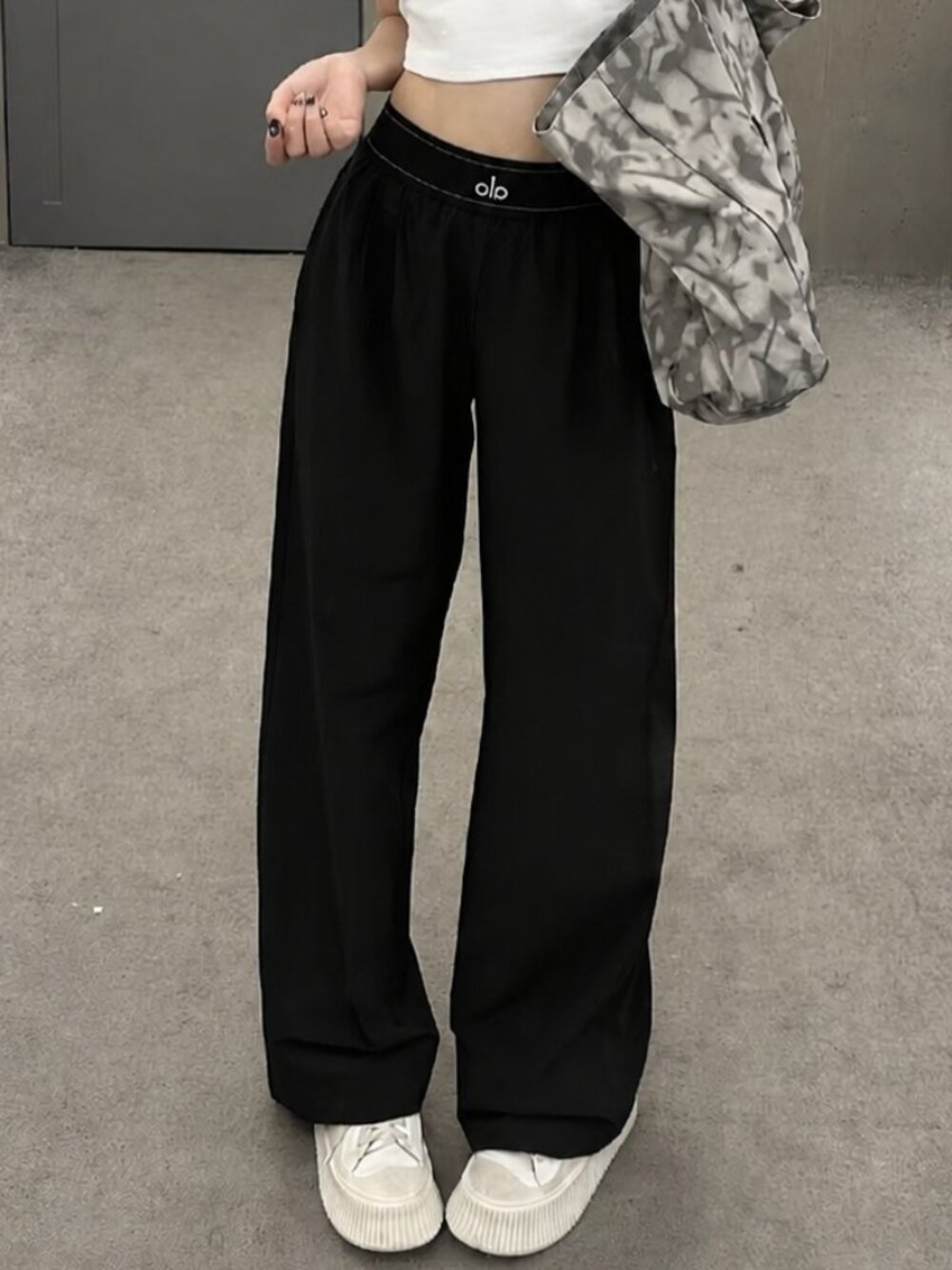 Black Alo Yoga 🌸Women's Regular 30-inch Pants XS🍀Chic Comfortable Daily